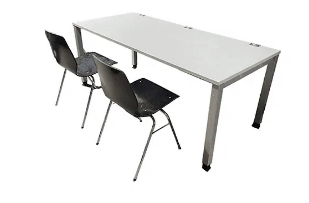 Tavoli: Table de bureau ou à manger  – Usato da Pully venduto da yaa_rm7x