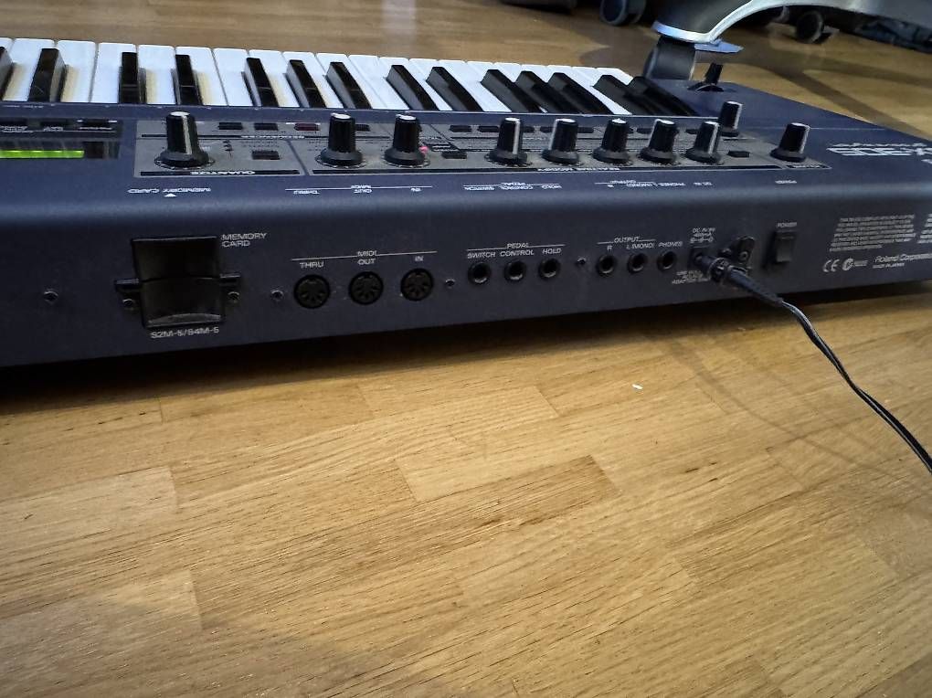 Roland Musikinstrumente: Roland JX-305 – Defekt aus Biel/Bienne von roland808 4