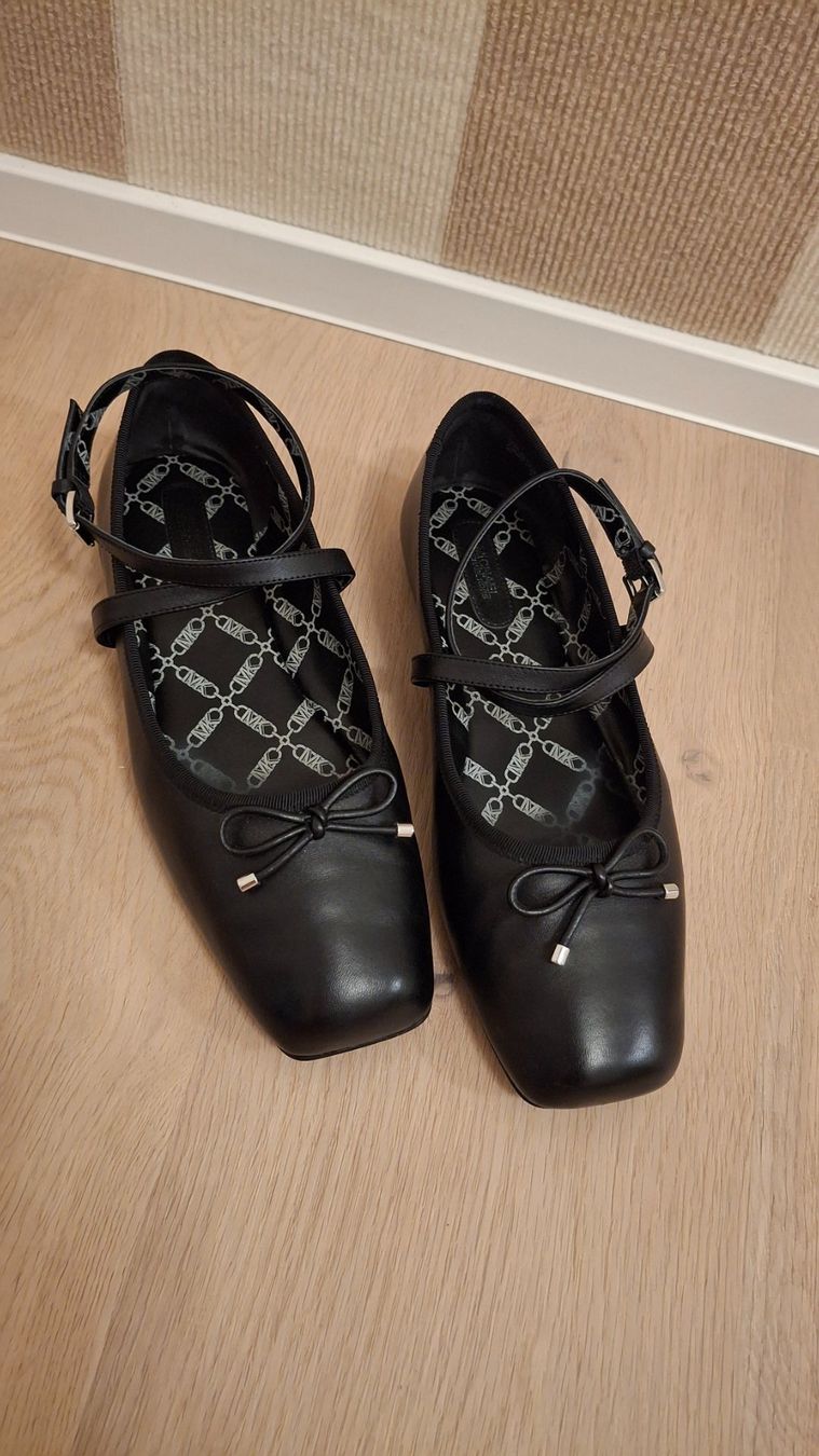 Michael Kors Damenschuhe: Michael kors Colette Flex Ballet – Gebraucht aus Villigen von thr_dkb8