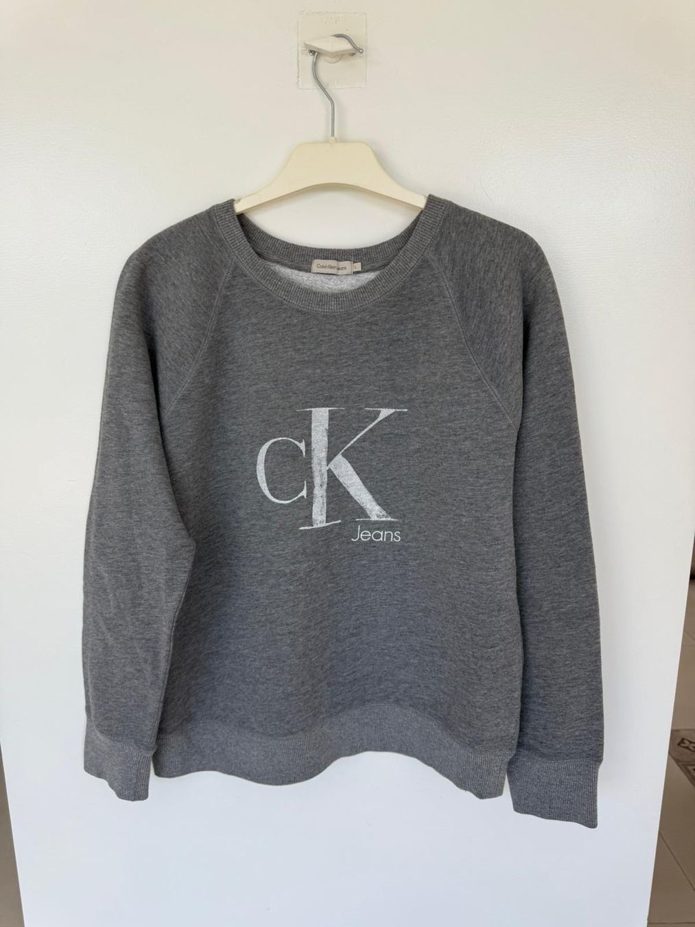 Maglioni & Felpe: Calvin Klein -  Pullover Grau, Gr. L – Usato da Bürglen TG venduto da has_dh7n