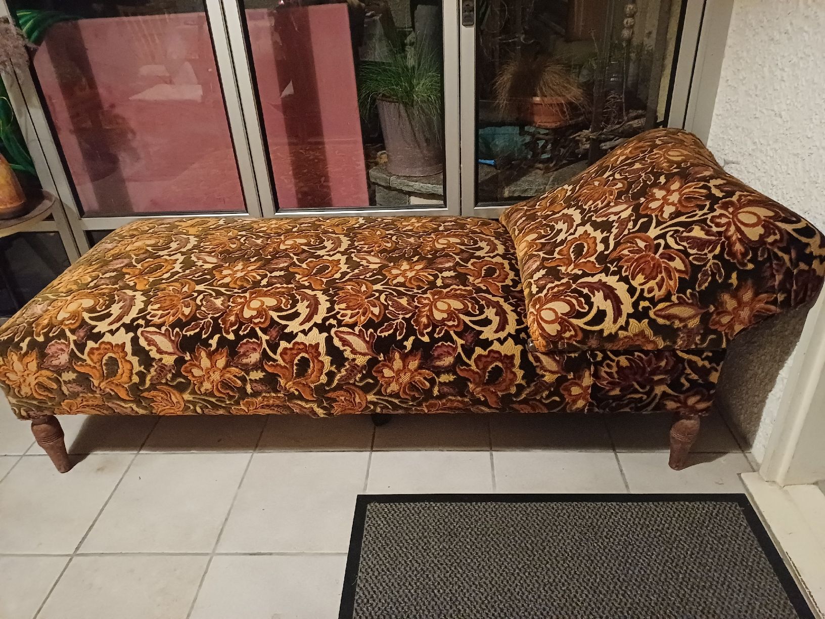 Divani: Antikes Sofa/ Canape / Ottomane/Diwan/ Ruheliege – Usato da Niederuzwil venduto da wolkenlos80 2