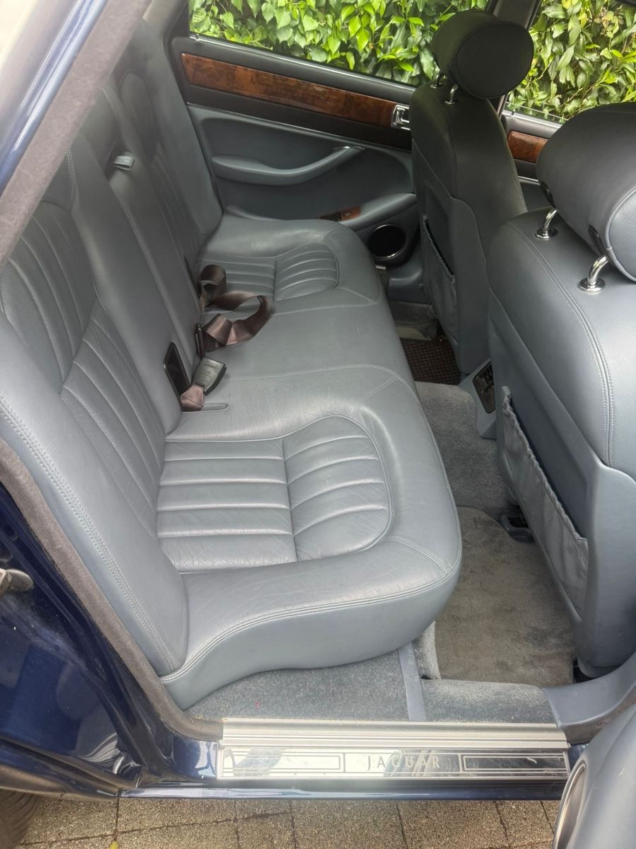 Jaguar Automobili: Jaguar Sovereign 4.0 (1995) – Usato da Lausen venduto da man_7yld 7