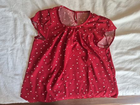 Rotes Sommer Top mit Herzchen Grösse 36, neuwertig!