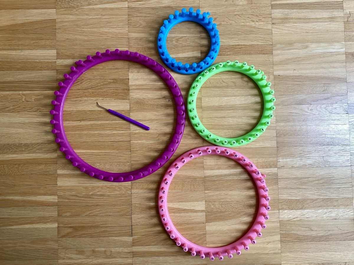 Telai per tessitura: Knitting Ring DIY Loom Set Frame Circular Board Tool – Usato da Dietlikon venduto da Kitaa 1