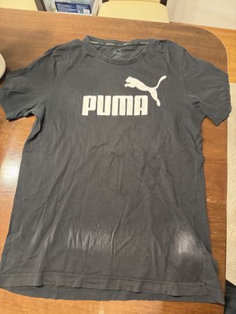 T-shirt Puma noir taille M état d'usage correct