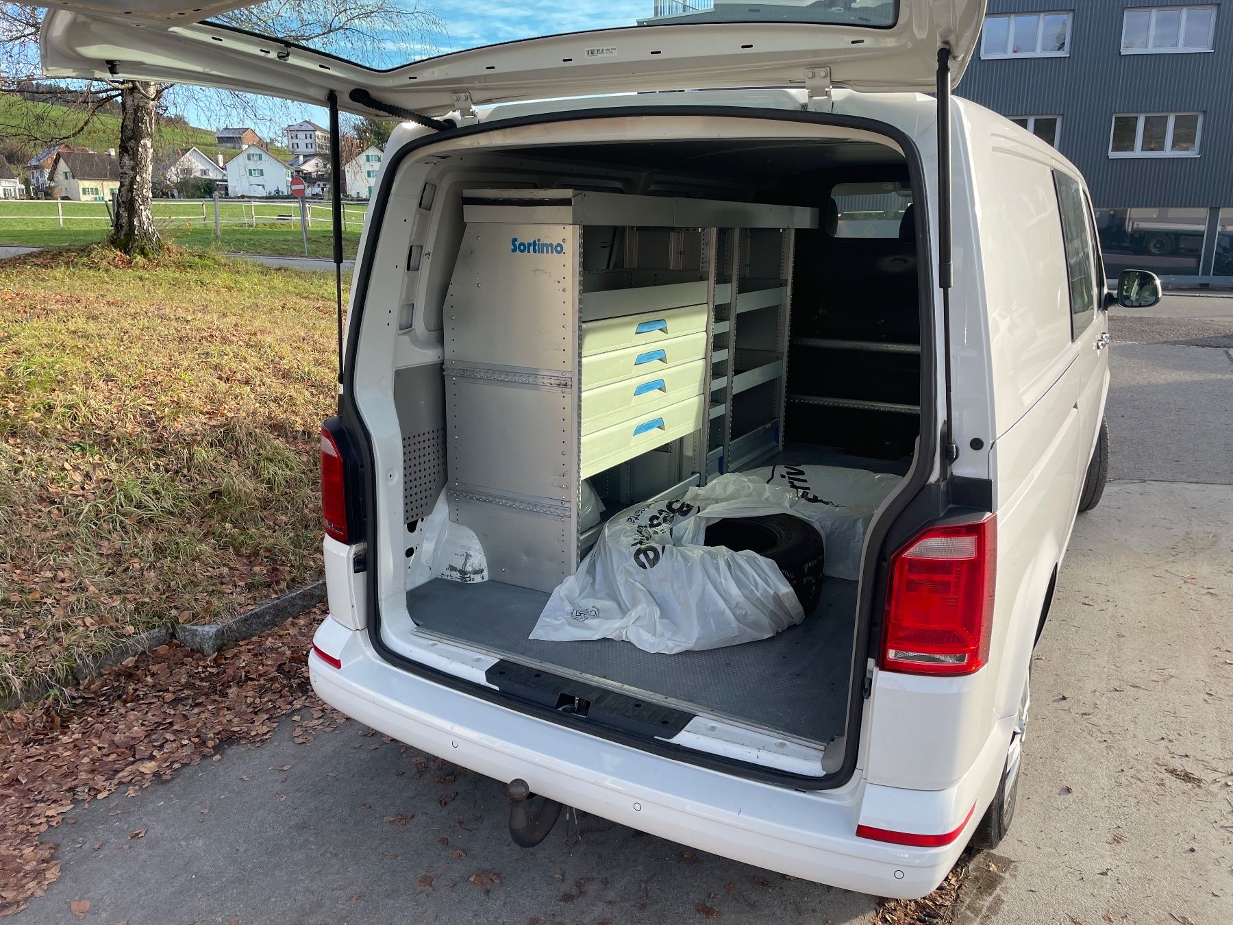 VW Nutzfahrzeuge: Vw T6 Transporter TDI Lang Version – Gebraucht aus Bettwiesen von chili1 2