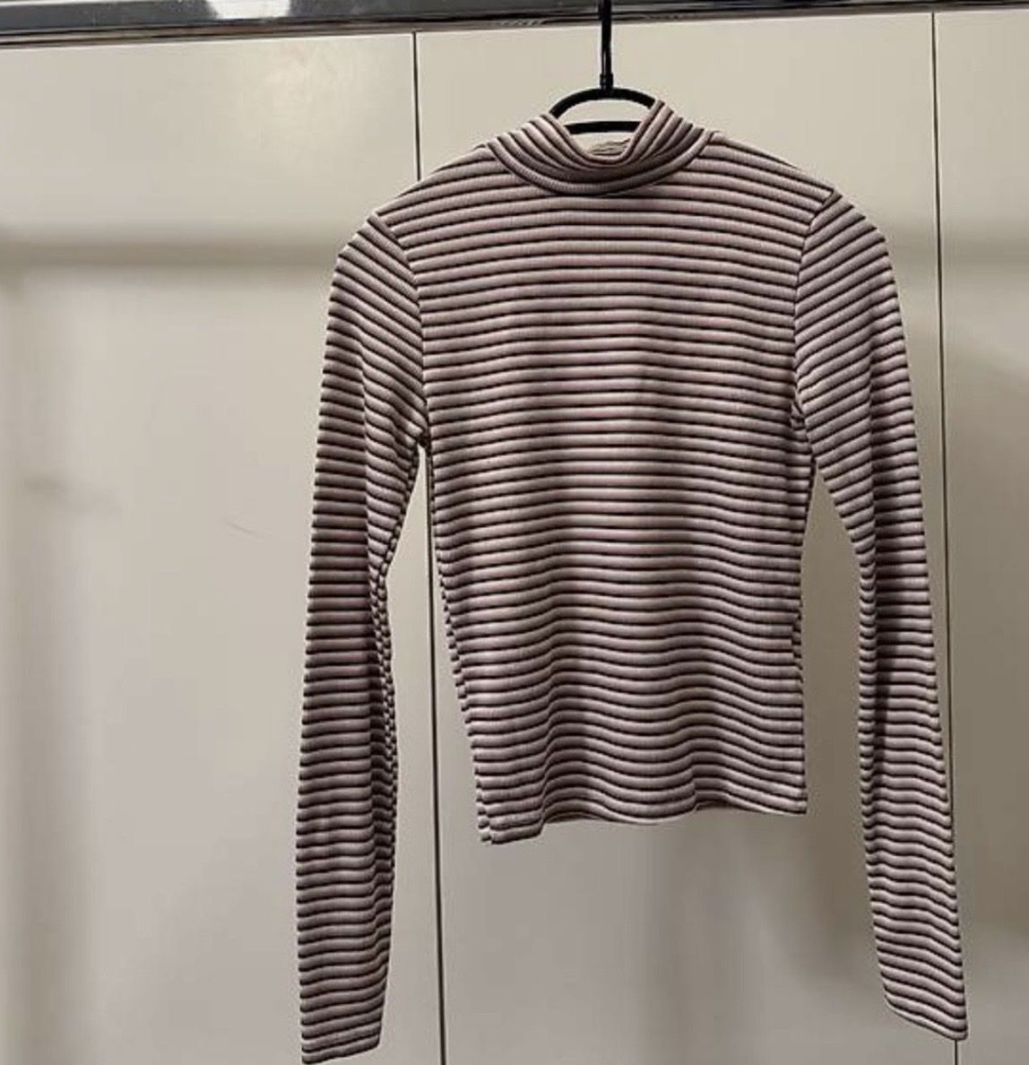 Maglioni & Felpe: STRIPED LONGSLEEVE🧸 – Usato da Dietikon venduto da athiinax