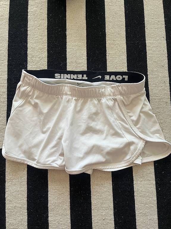 Pantaloni: Tennishose & -rock – Usato da Dübendorf venduto da jjs_t925