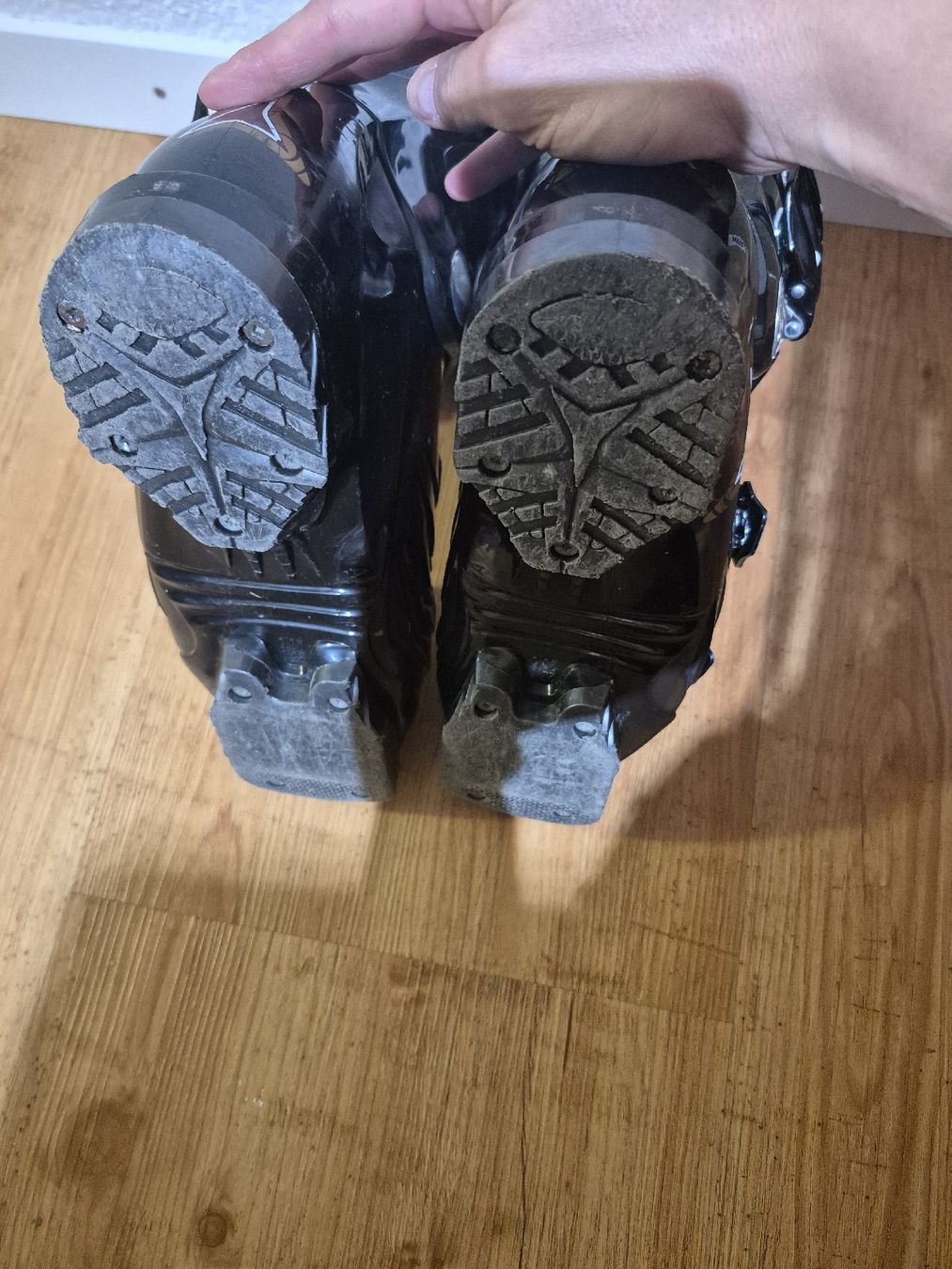Scarpe da donna: atomic skischuhe 23-23.5cm – Usato da Spiez venduto da V.H.K. 4