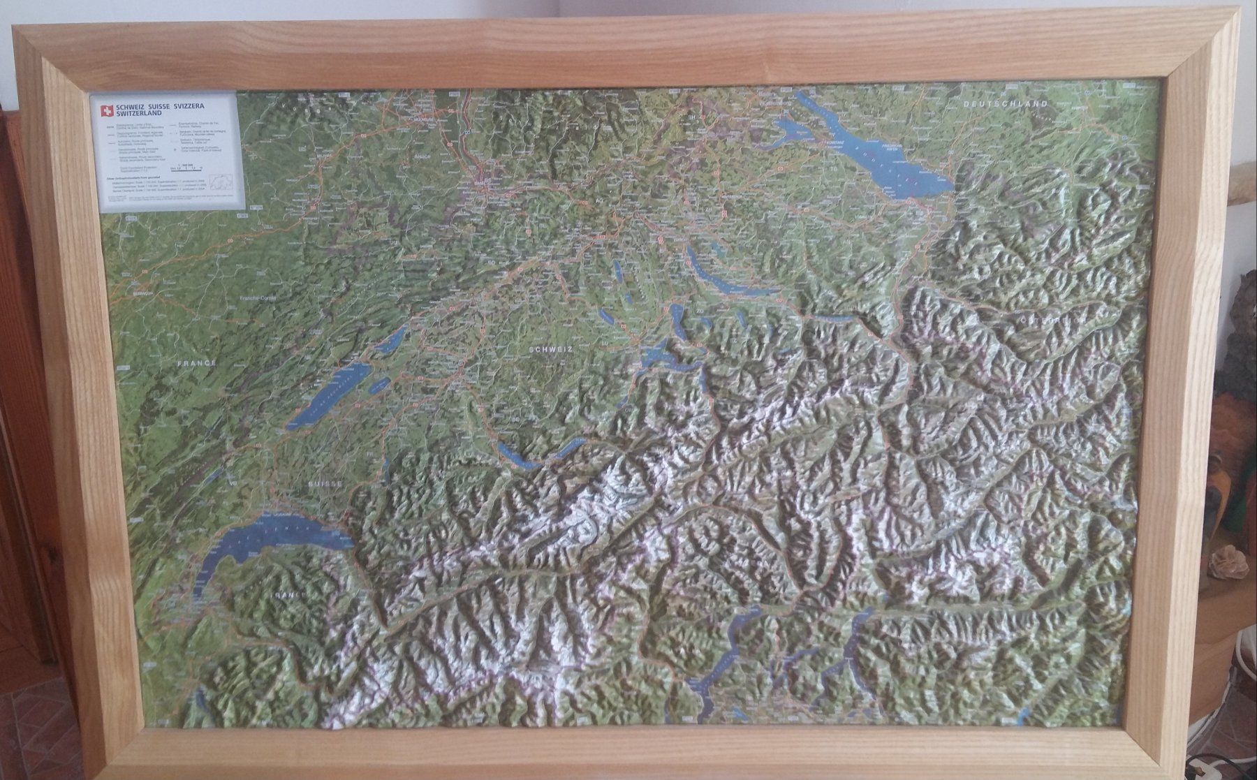 Cartine & Atlanti: Carte de la Suisse en relief – Nuovo (secondo la descrizione) da Crans-Montana venduto da Camphill 1
