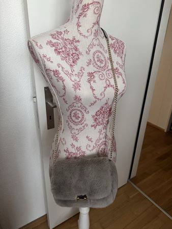 H&M kleine Kunstfell Tasche (Faux Fur)