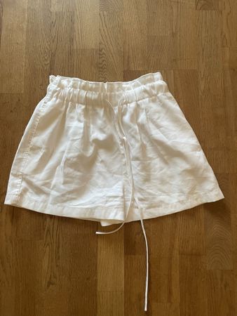 kurze weisse Hose von Pull&Bear
