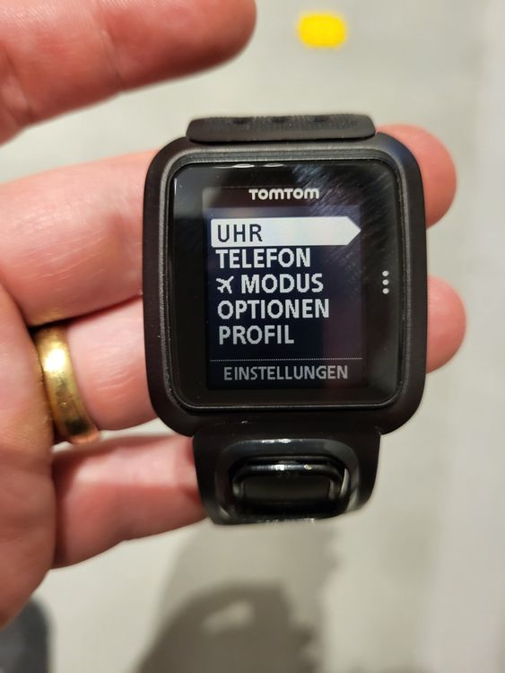 Tomtom store model 8rg0