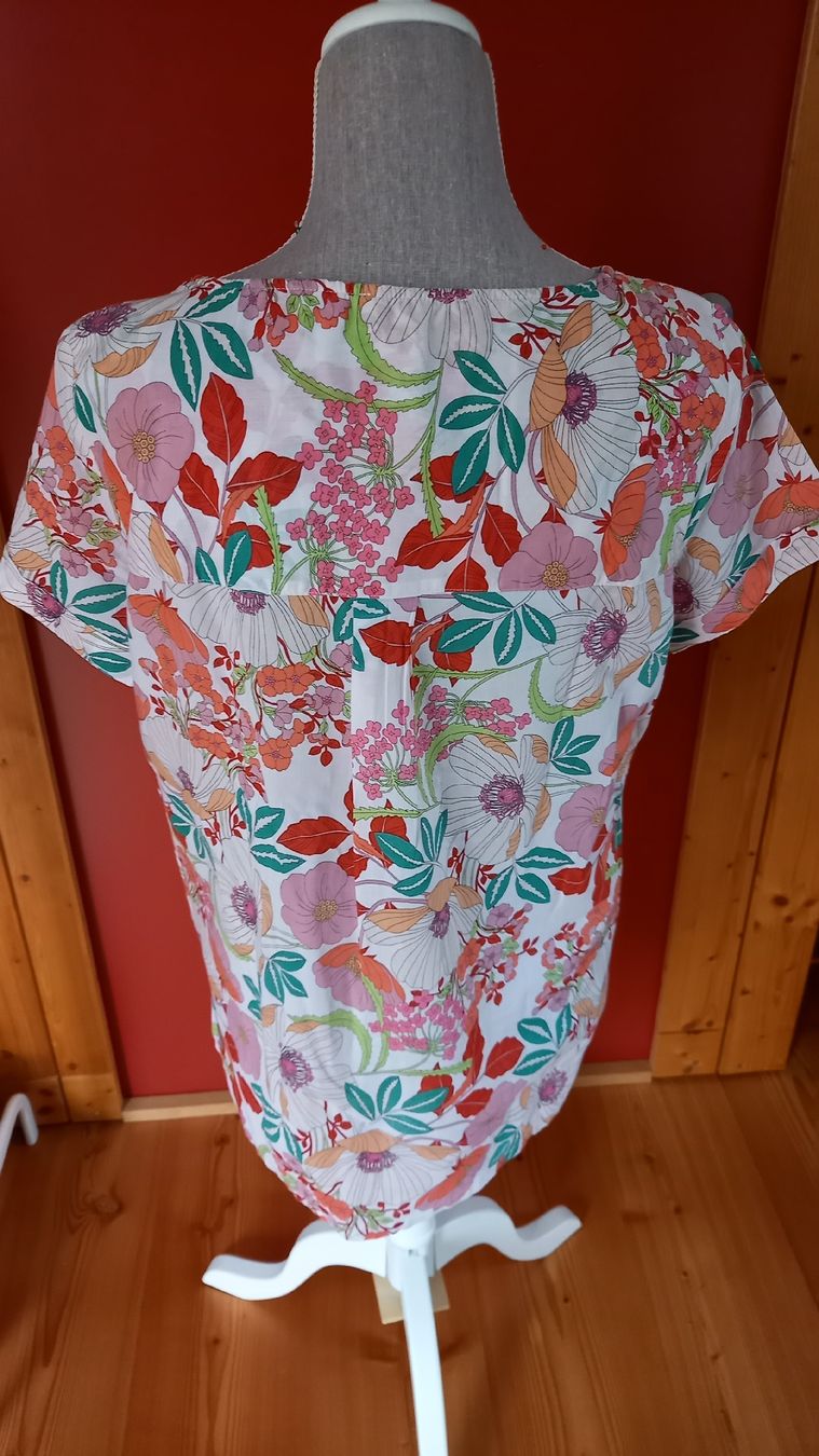 Esprit Camicette: Esprit Bluse Blumenmuster Weiss Grösse 40 Damen Kurzarm – Usato da St. Gallen venduto da Otterndorf 2