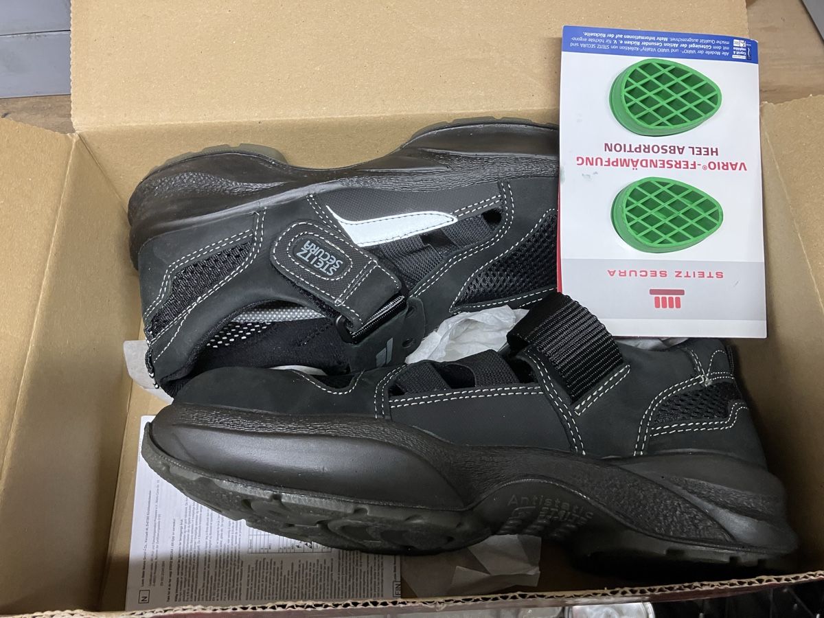 Scarpe da uomo: Sicherheitsschuh SUVA Grösse 41 – Nuovo e nell'imballaggio originale da Thun venduto da Racing0