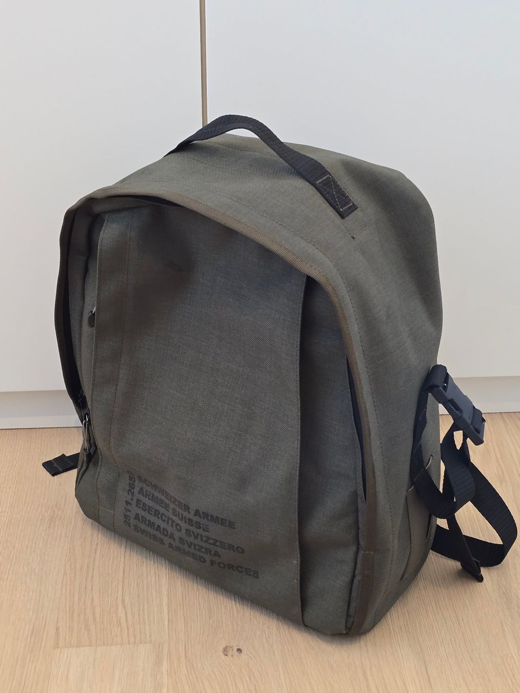 Schweizer Armee Zaini: Tagesrucksack Schweizer Armee neu – Nuovo (secondo la descrizione) da Pfyn venduto da mei_vyw5