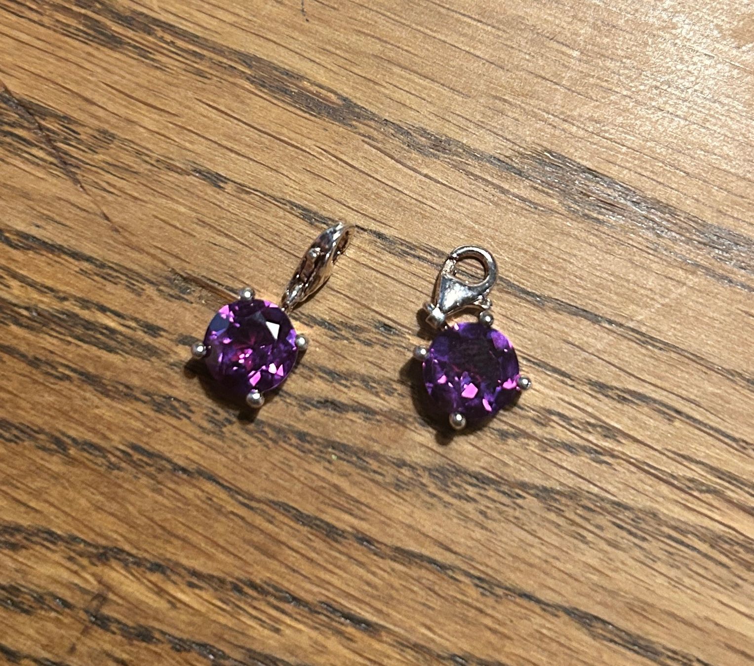 Thomas Sabo Anhänger: 2 x Thomas Sabo Charm-Anhänger – Gebraucht aus Bern von cip_v9xh