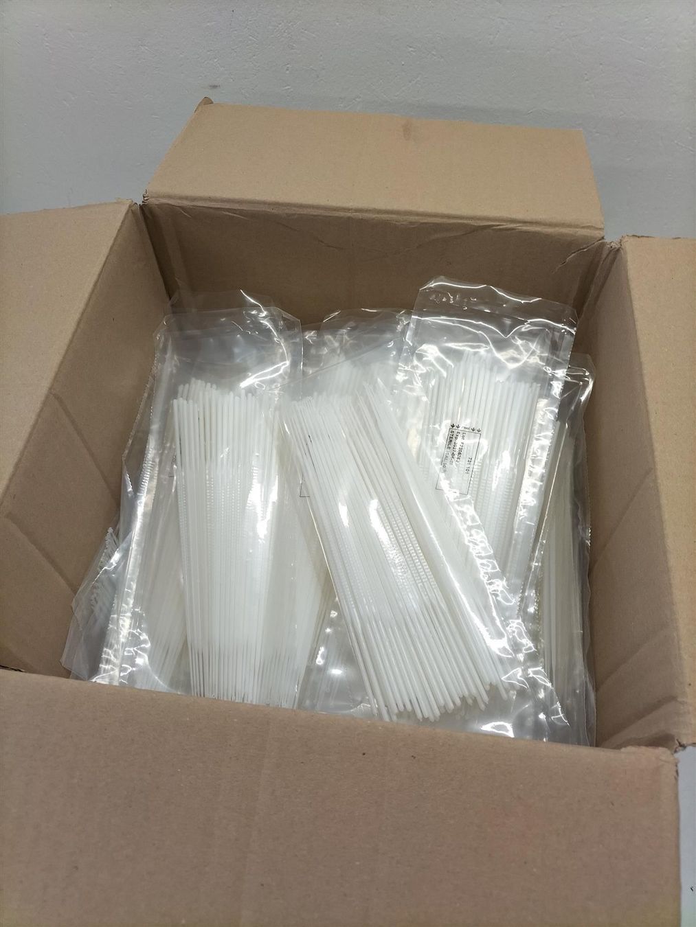 Accessori da laboratorio: 8000 Stk. inoculation Loop / Impföse – Usato da Niederdorf venduto da LeptonAG_Labor 4