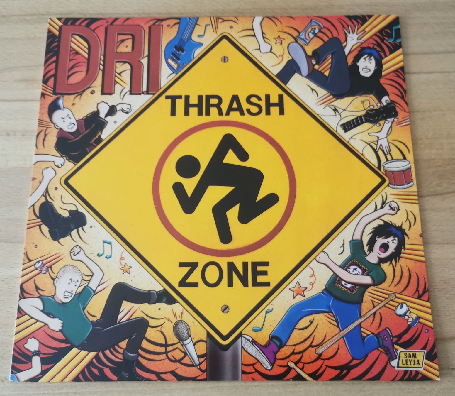 Dischi in vinile: D.R.I.: Thrash zone LP USA Hard Core Crossover S.O.D. Excel – Usato da Münchwilen TG venduto da Swb