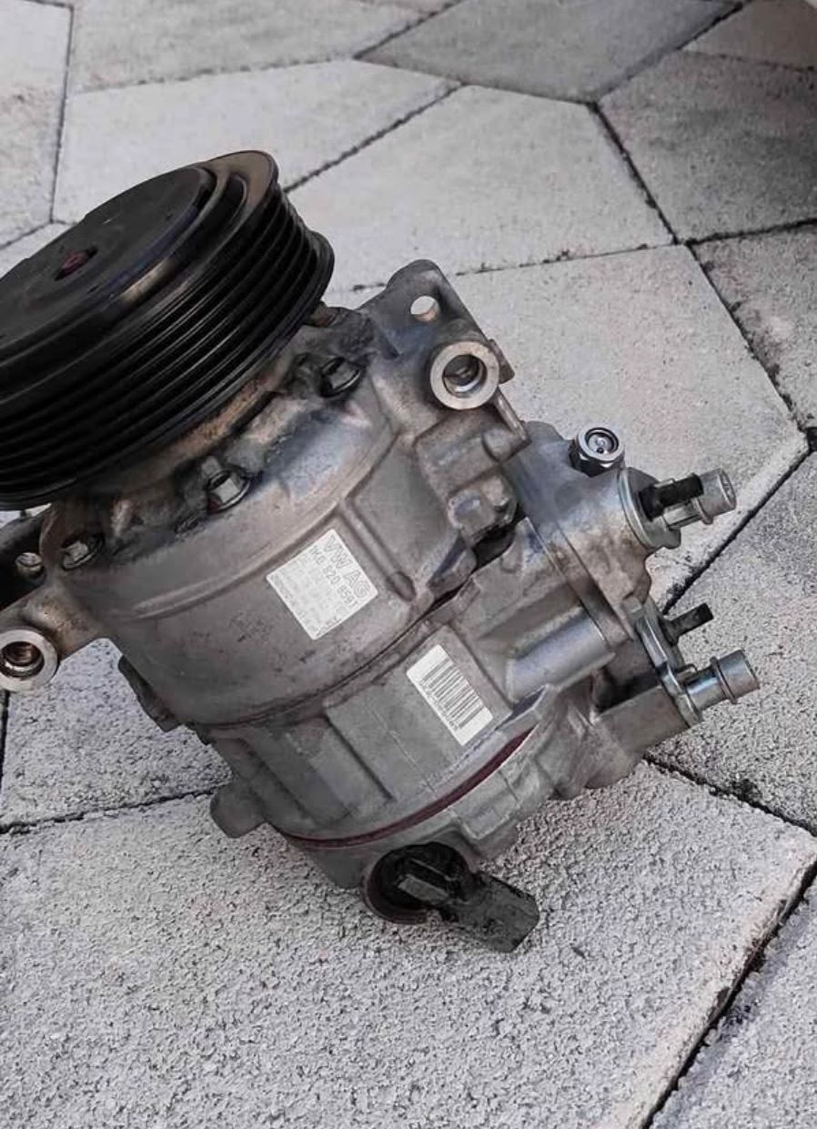 VW Toutes les pièces auto: VW KlimaKompressor Original – D'occasion à Untersiggenthal par E_ngjulli