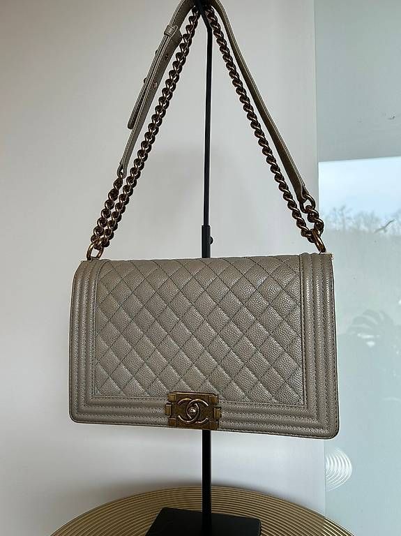Borse da donna: CHANEL - BOY BAG – Usato da Wetzikon ZH venduto da GOOD-WATER