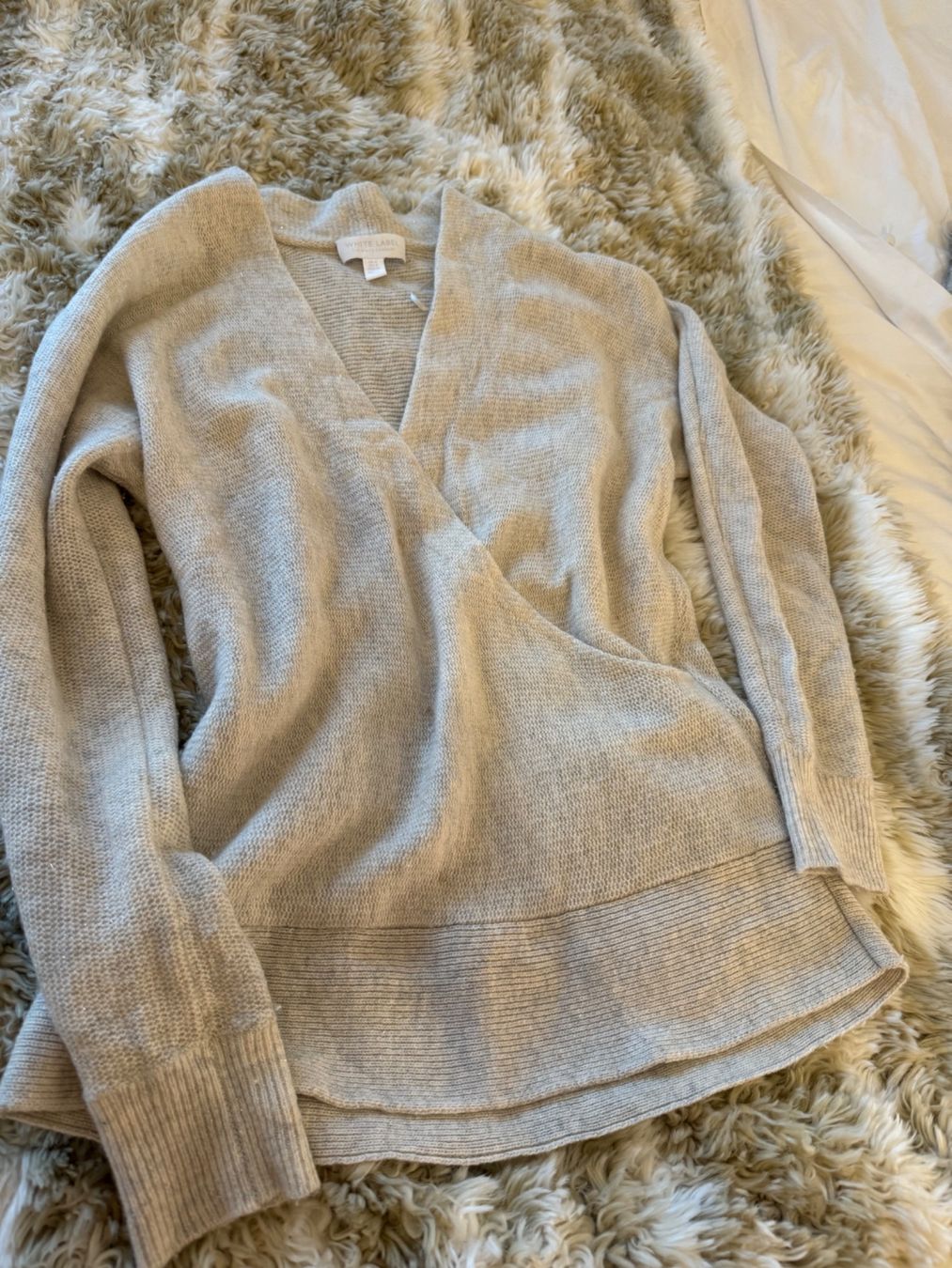 Pulls & Sweat-shirts: Kuscheliger Kaschmirpullover White Label Gr. S – D'occasion à zug par MollyMoo28