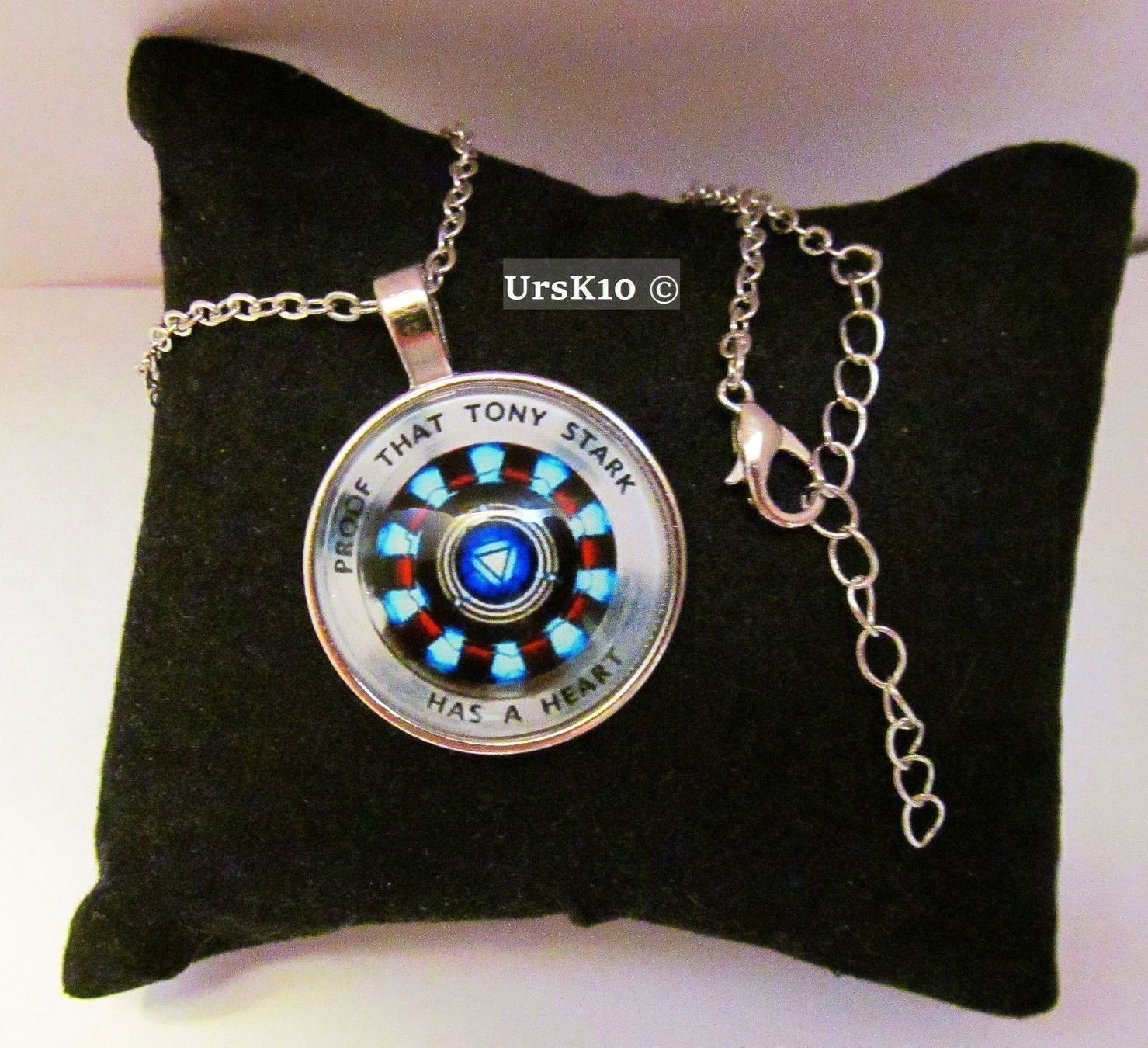 Colliers: Iron Man Herz mit Kette Tony Stark Silbern – Neuf avec emballage d'origine à St. Margarethen TG par ursk10 2