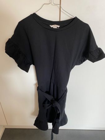 Kleid H&M mit Volants schwarz 36 NEU