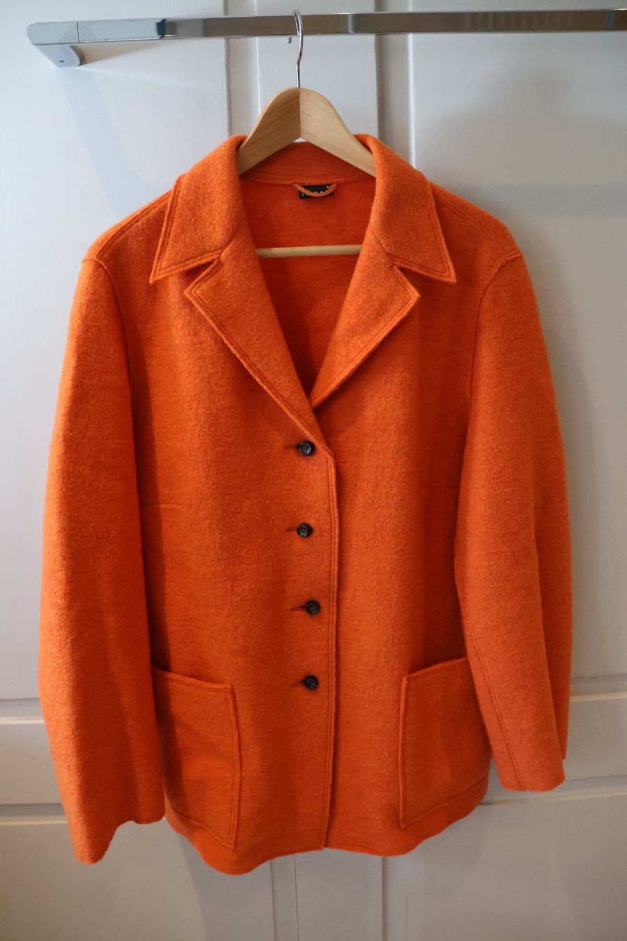 Riani Jacken: Orangefarbene Riani Wolljacke – Gebraucht aus Winterthur von jul_v9wx