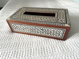 edLe TiSSus BoX