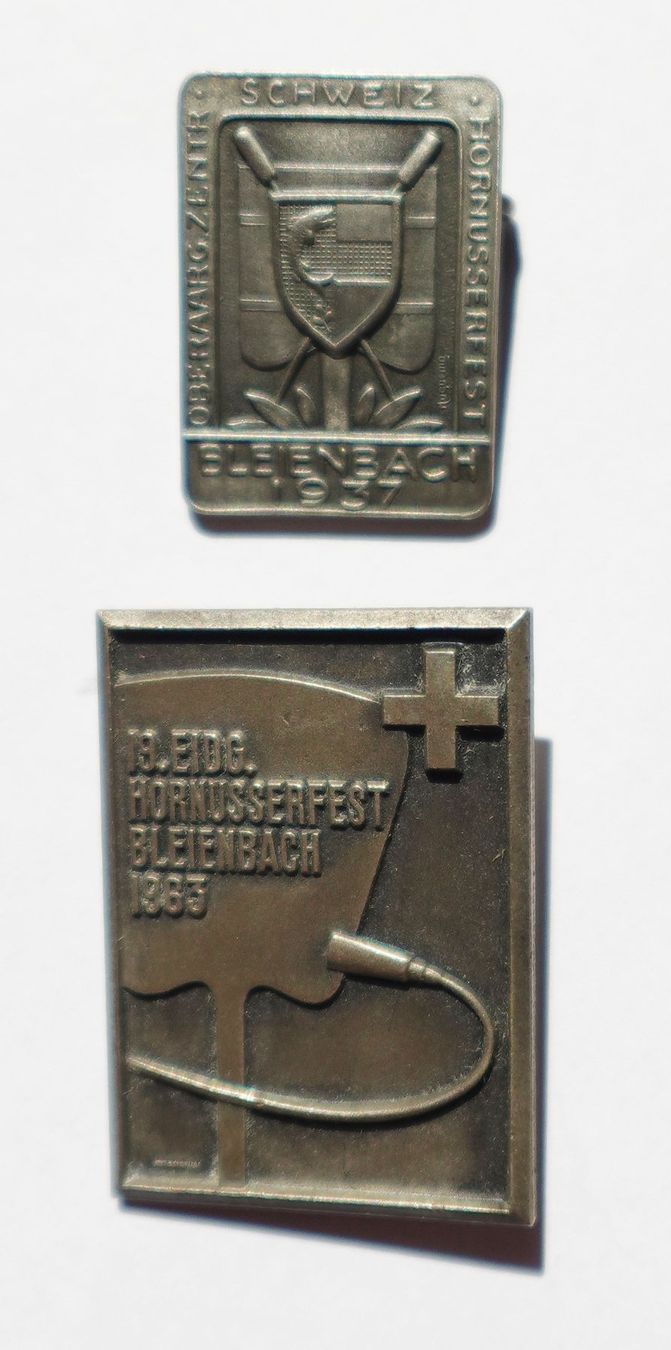 Spille & Fermagli: Hornusser Abzeichen 1937-63 – Usato da Bleienbach venduto da Mineral_Antik57