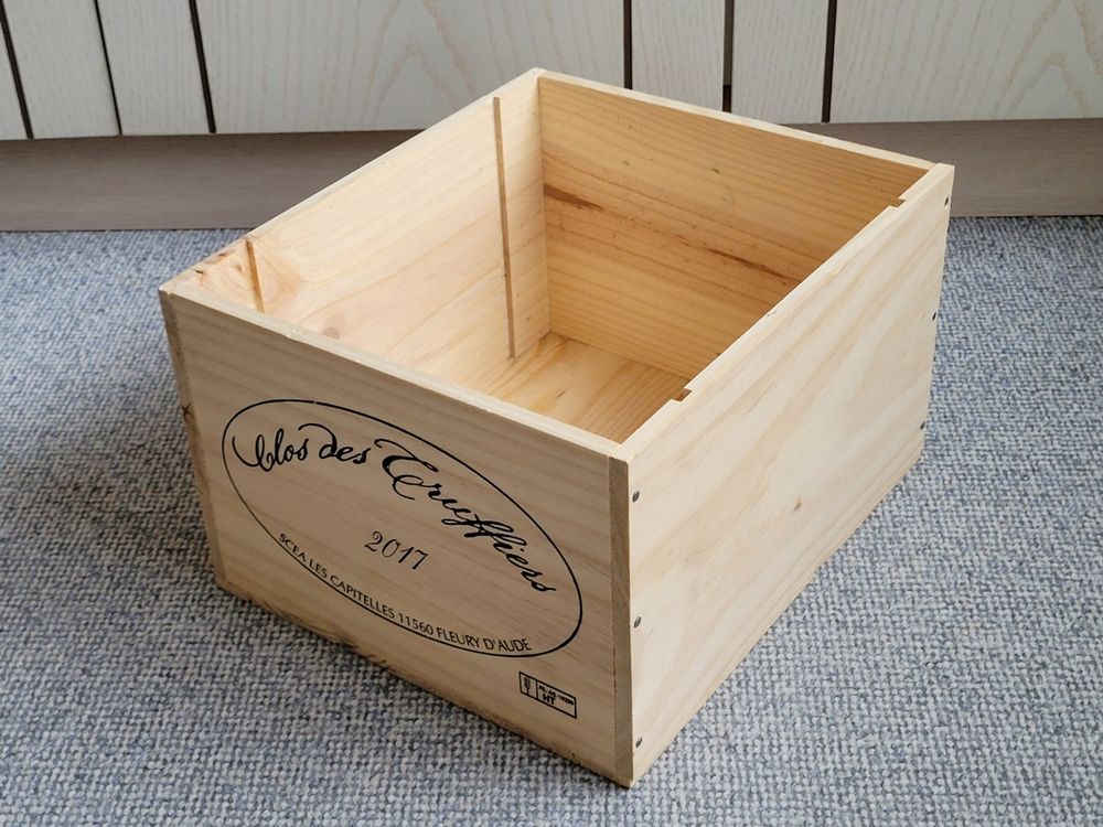 Leere, elegante Kiste aus Südfrankreich (Clos deTruffieres) | Kaufen ...