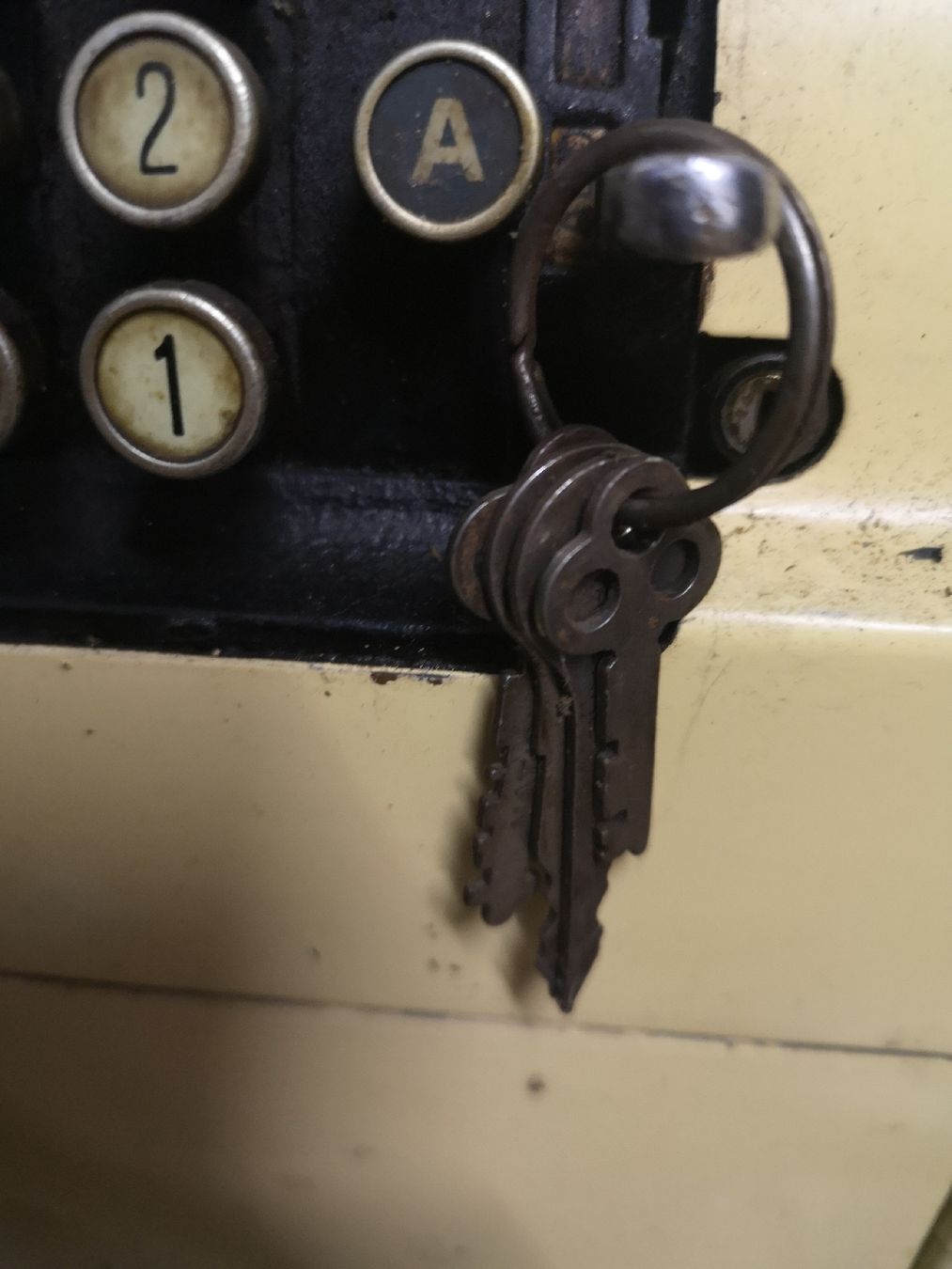 Registratore di cassa: Caisse enregistreuse ancienne – Usato da Conthey venduto da Cathlouz 1