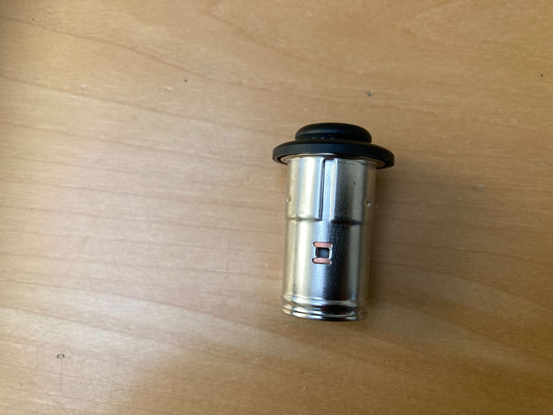 Audi Tutti pezzi di ricambio auto: Audi Zigarettenanzünder Durchmesser 21mm 4M0919303 – Usato da Cham venduto da WB2223 1