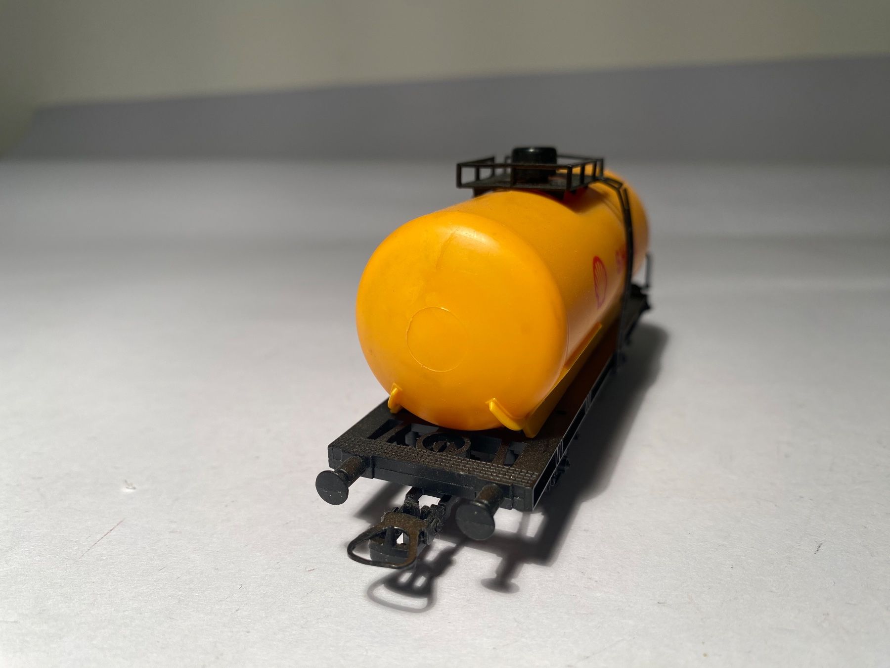 Lima Modellini di ferrovie: LIMA Tankwagen SHELL, DC Achsen – Usato da Buchrain venduto da Modellbahn11 3
