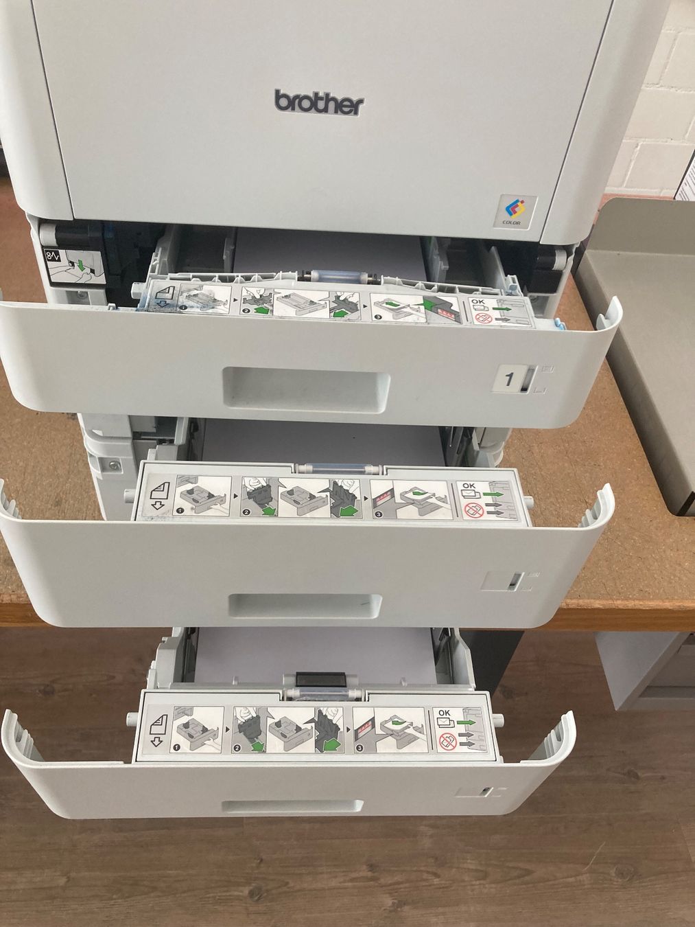 Brother Drucker: Brother Laserdrucker HL-L9310CD mit 3 Schubladen – Gebraucht aus Kaltbrunn von Silberkiste 3