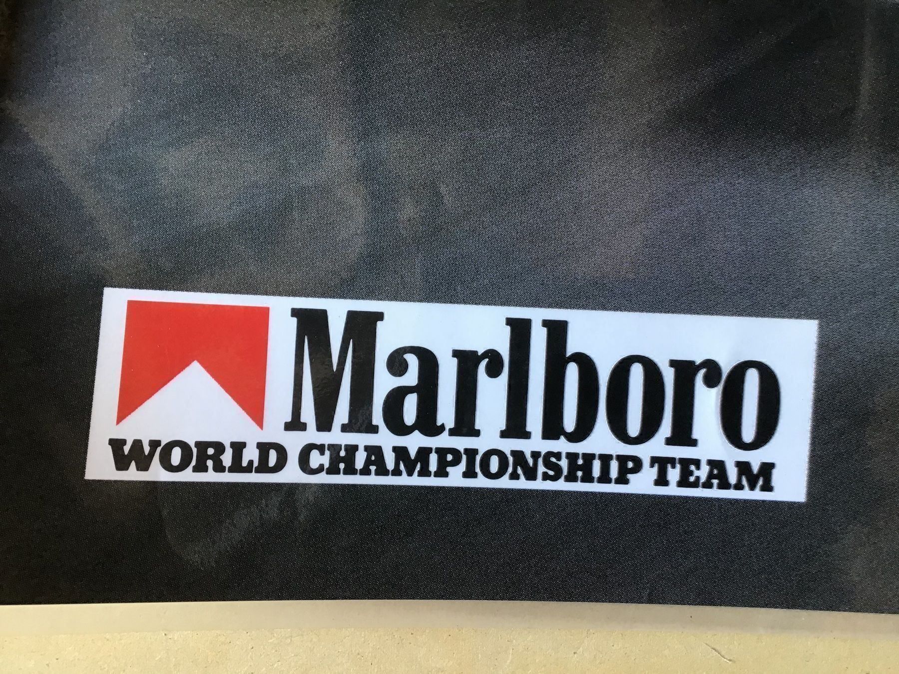 Poster & Bilder: Publicité Ayrton Senna – Gebraucht aus Némiaz (Chamoson) von Patoshi 3