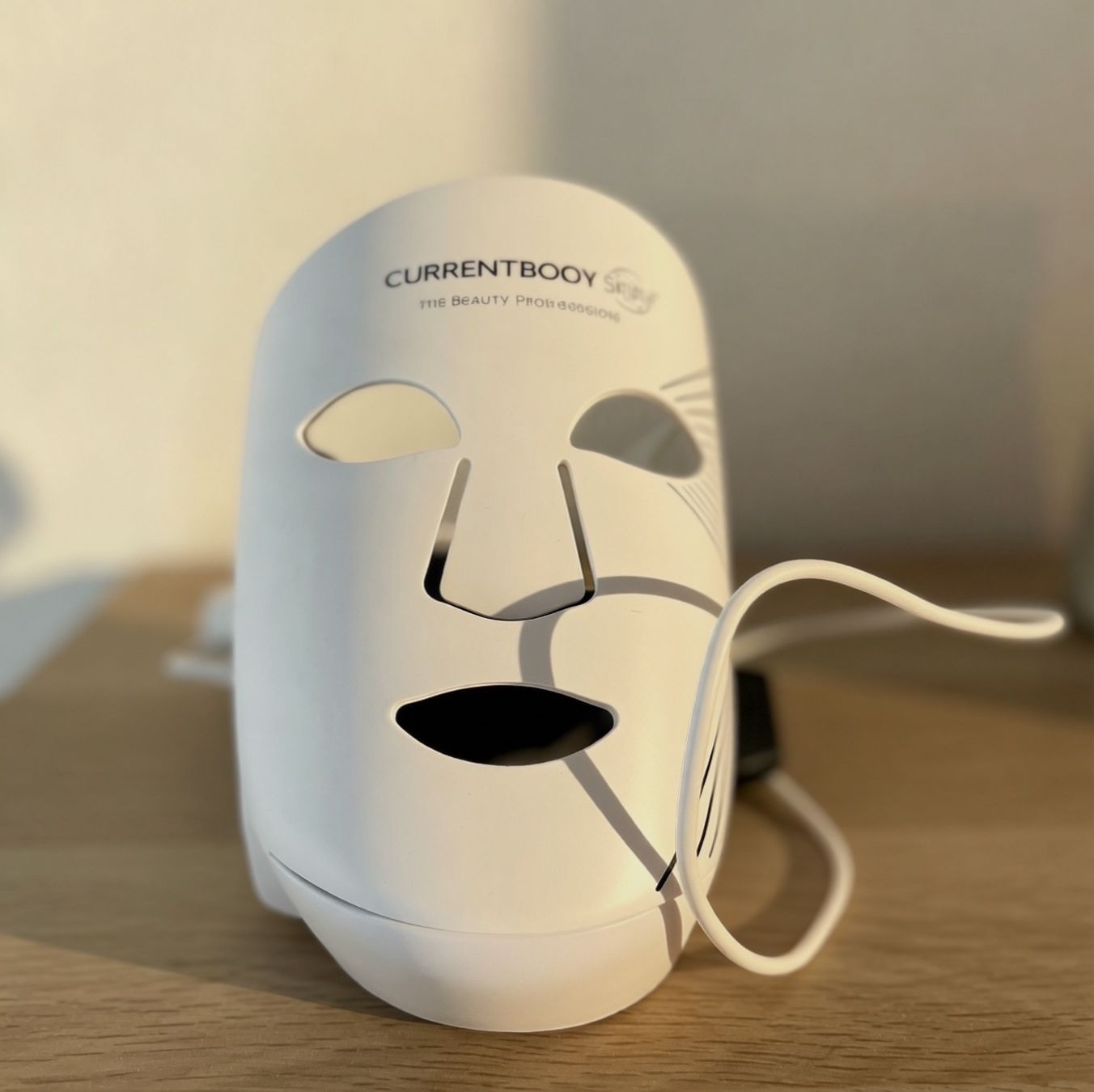 Cura del viso: CurrentBody LED Maske Series 2 – Usato da Oberengstringen venduto da Bechi 5