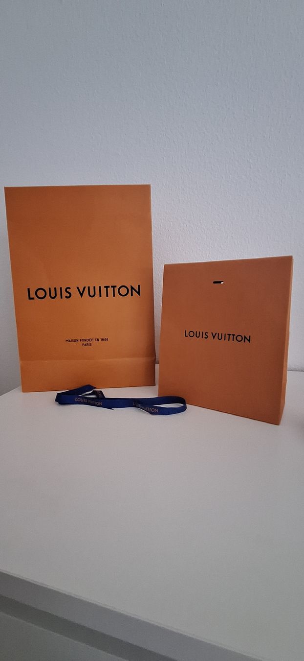 Louis Vuitton Borse: Louis Vuittton Papiertaschen – Usato da Mumpf venduto da SwissDi