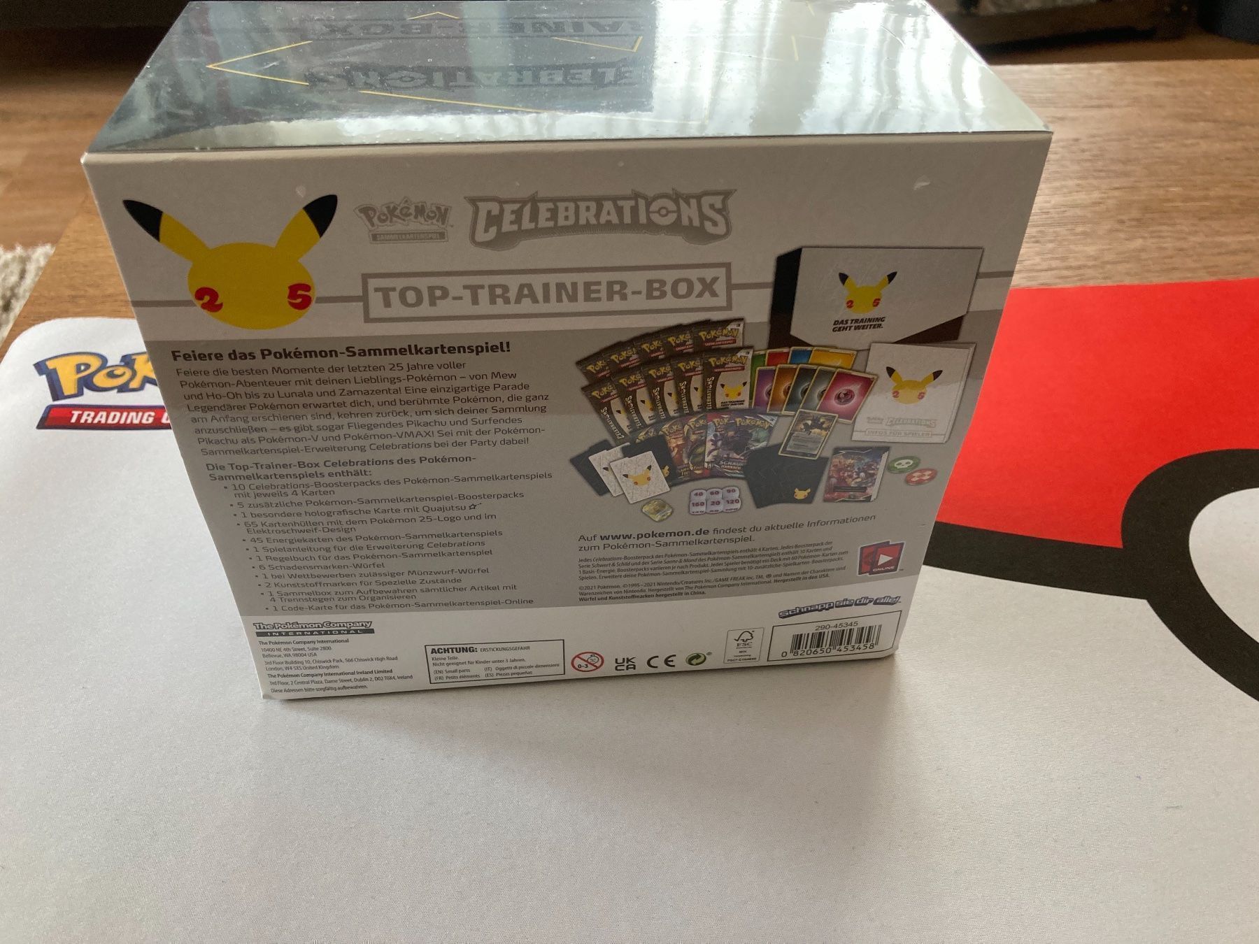 Pokémon Sammelbilder & Trading cards: Pokemon Celebrations Top Trainer-Box DE – Gebraucht aus Küssnacht am Rigi von Ebikoner 2