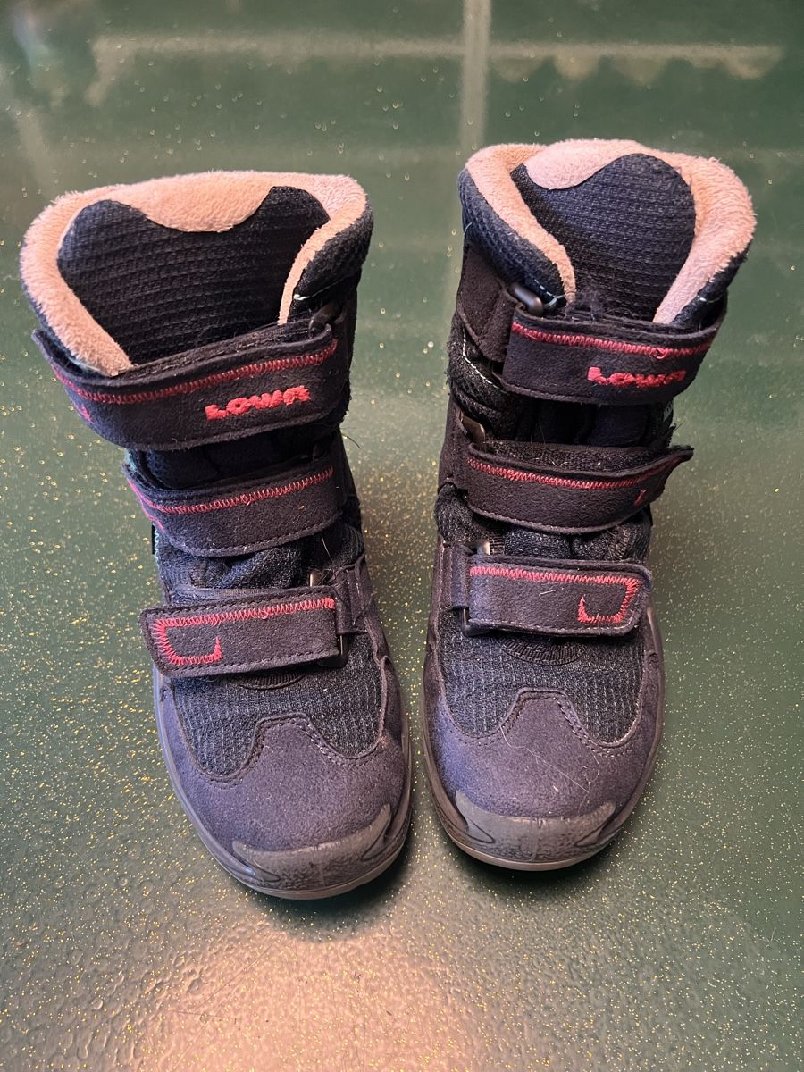 Lowa Scarpe da uomo: Lowa, Winterschuhe, Gr. 31 – Usato da St. Gallen venduto da aljaba
