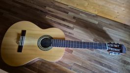 Guitare classique bois clair