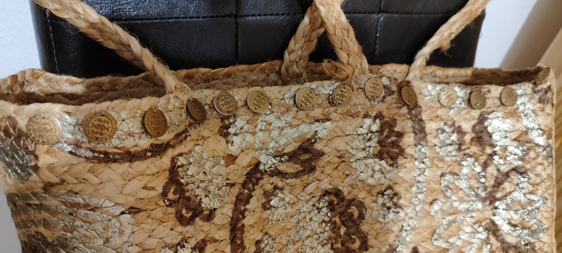 Nile Borse da donna: Tasche  Nile neu – Nuovo e nell'imballaggio originale da Chur venduto da djovanna 1