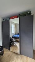 Kleiderschrank