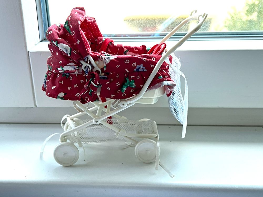 Barbie Rollstuhl BABYPUPPE SPIELSET Mit Kinderwagen Und Zubehr  28 Cm  Weichkrperpuppe Fr Kinder Ab 3 Jahren