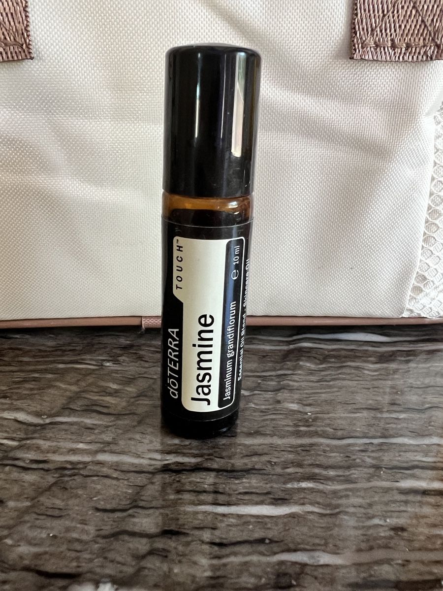 Doterra Ätherische Öle: dōTERRA Jasmine Touch 10ml ätherisches Öl Roll-On – Gebraucht aus Uetendorf von pink2