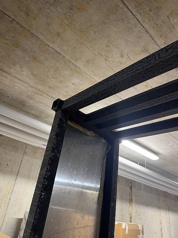 Scaffali: Handgefertigtes Kaminholzregal – Usato da Zollikerberg venduto da sop_p82l 3