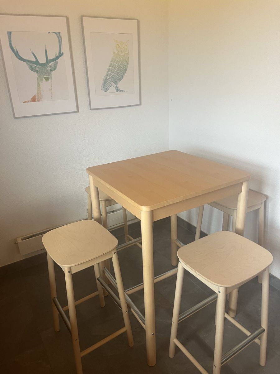 Ikea Tischset: IKEA RÖNNINGE Bartisch mit 4 Barhockern, Birke  – Gebraucht aus Wil SG von kle_5k82 2