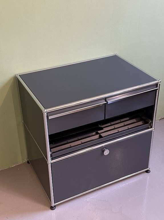 Étagères: USM Haller Anthrazit – D'occasion à Glattbrugg par q-aderdesign 2