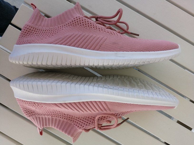 Scarpe da donna: Neue, hellrote Stoff Sneakers (Chicoree), Gr. 41 – Nuovo (secondo la descrizione) da Meggen venduto da SellingGoods_1 4